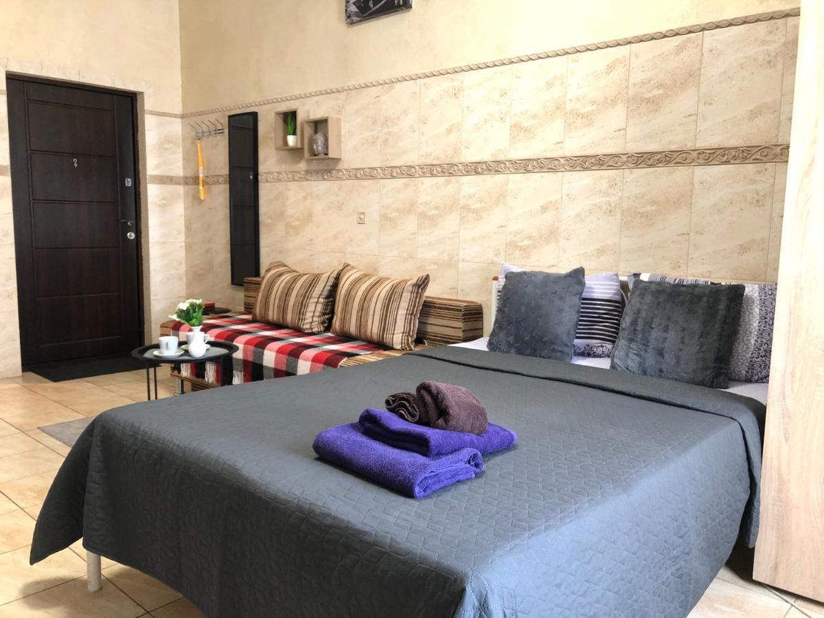 Modern Aparthotel Near Metro Pecherska เคียฟ ภายนอก รูปภาพ