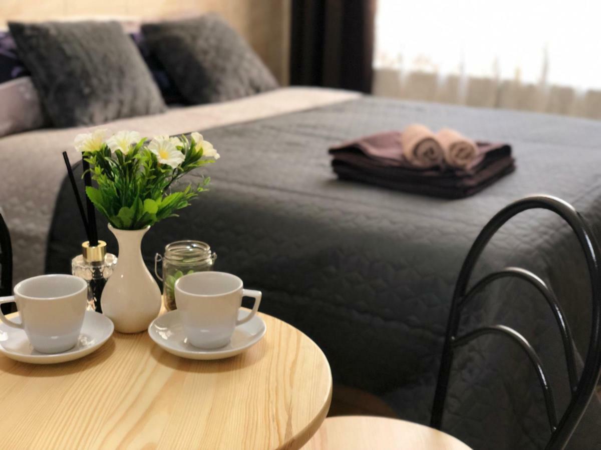 Modern Aparthotel Near Metro Pecherska เคียฟ ภายนอก รูปภาพ
