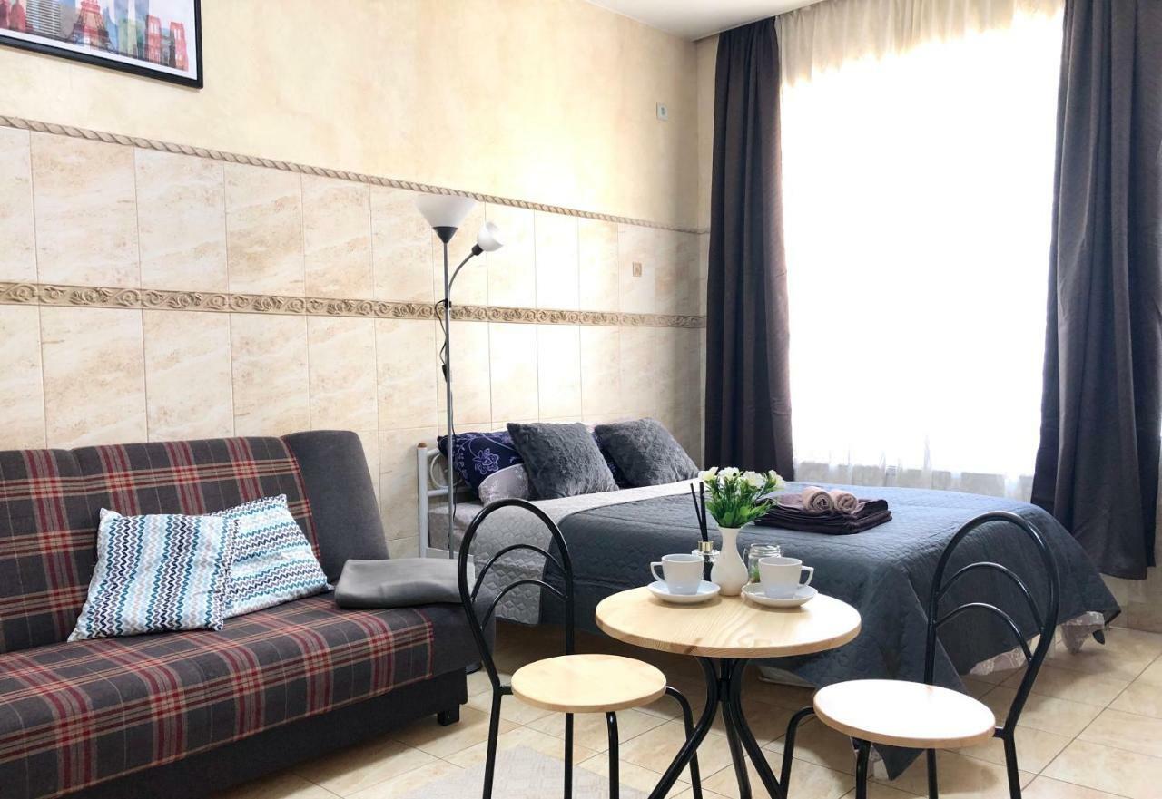 Modern Aparthotel Near Metro Pecherska เคียฟ ภายนอก รูปภาพ