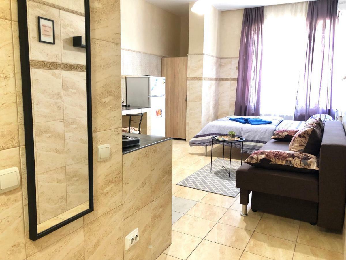 Modern Aparthotel Near Metro Pecherska เคียฟ ภายนอก รูปภาพ