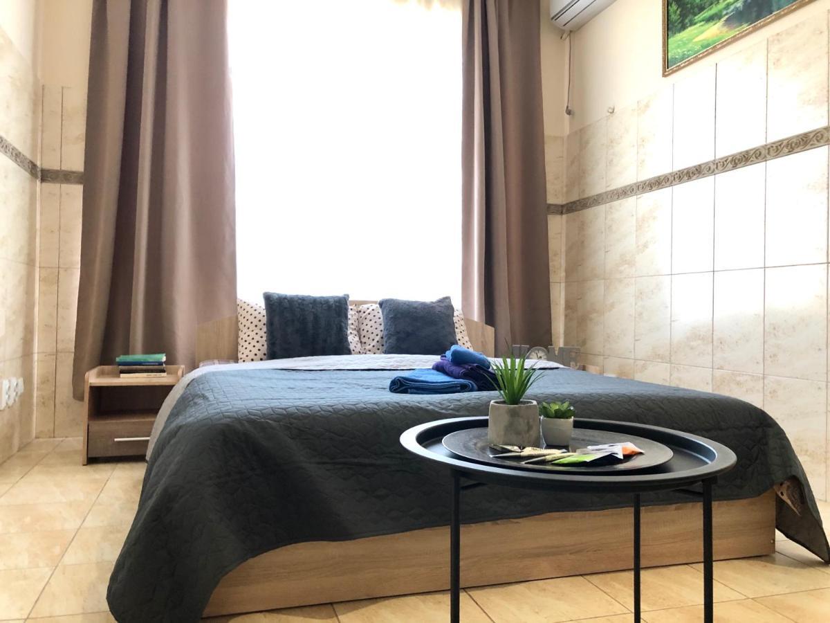 Modern Aparthotel Near Metro Pecherska เคียฟ ภายนอก รูปภาพ