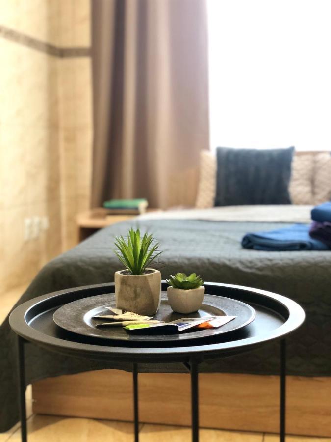 Modern Aparthotel Near Metro Pecherska เคียฟ ภายนอก รูปภาพ